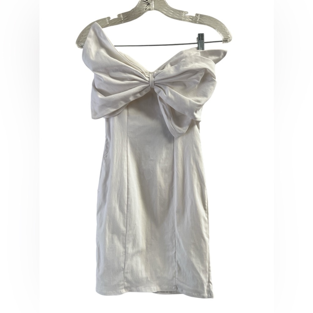 Fashion nova white bow mini strapless dress